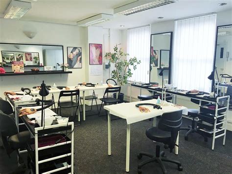 manchester beauty college